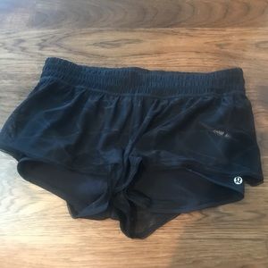 Lululemon City Sky Run By Shorts Size 6